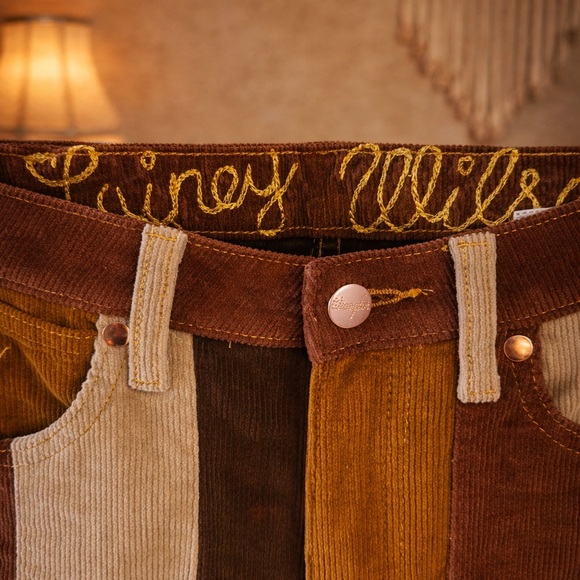 Wrangler x Lainey Wilson Patchwork Corduroy Bell Bottom Jeans Size 28x34 NWT - Picture 2 of 3